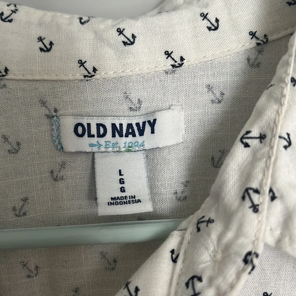 Old navy button down - Picture 2 of 2